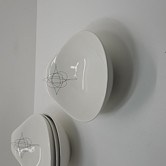 Hallcraft Classic Shape by Eva Zeisel Fantasy Pattern 9 in. Soup Bowl EXCELLENT - Picture 1 of 4